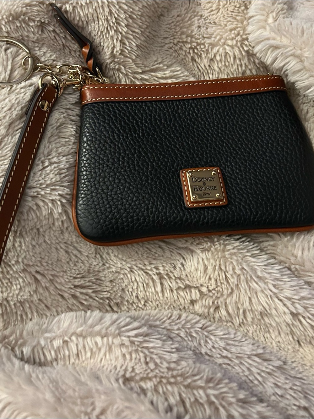 NWOT Dooney & Bourke Black Pebble Leather Wristlet with Brown Trim
